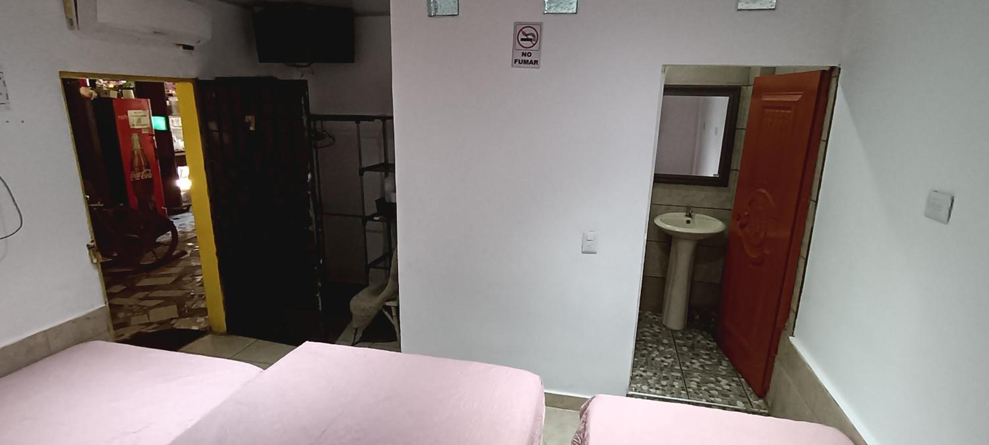 Hostal Santa Marta La Union Ngoại thất bức ảnh